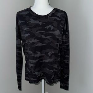 Athleta Coaster Luxe Sweatshirt Medium Black Camo